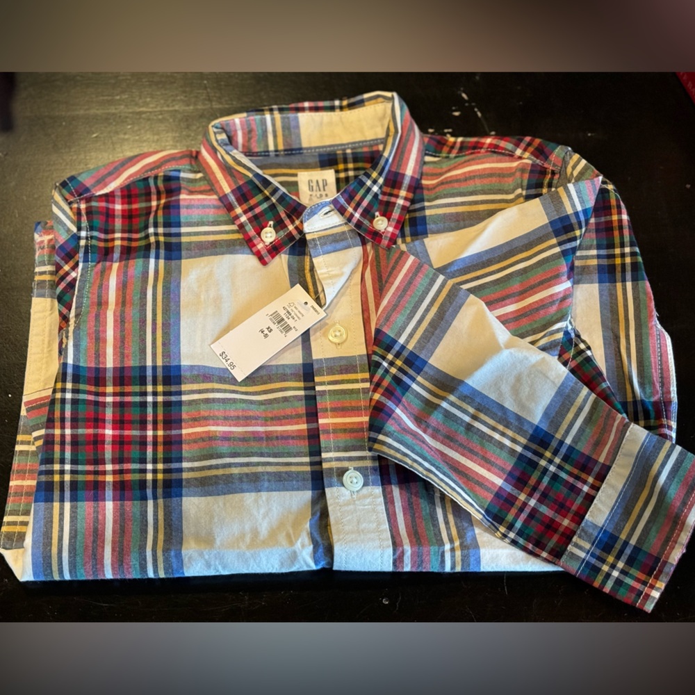 GAP boys plaid button-up size 4-5